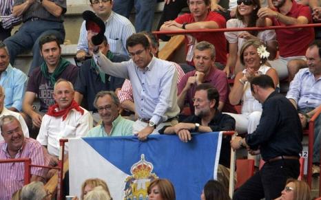 Feijoo y Rajoy disfrutando de una tarde de toro en la plaza